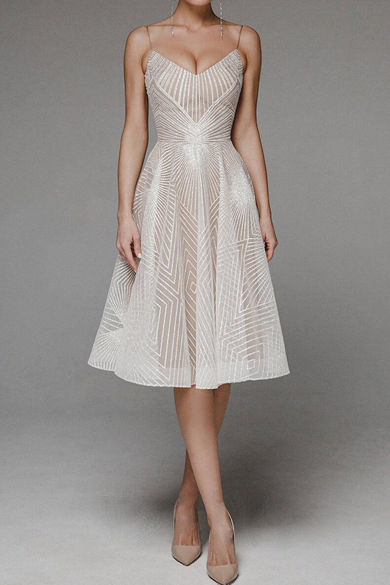 CM | Vestido midi estructurado con tirantes estrechos