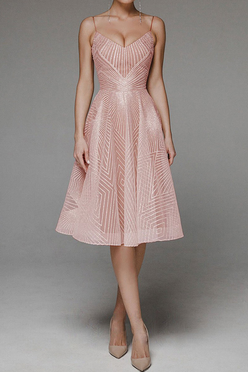 CM | Vestido midi estructurado con tirantes estrechos