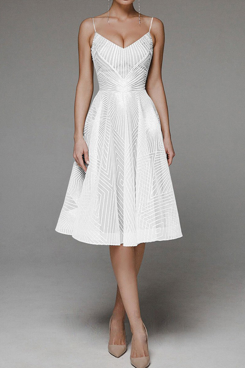 CM | Vestido midi estructurado con tirantes estrechos