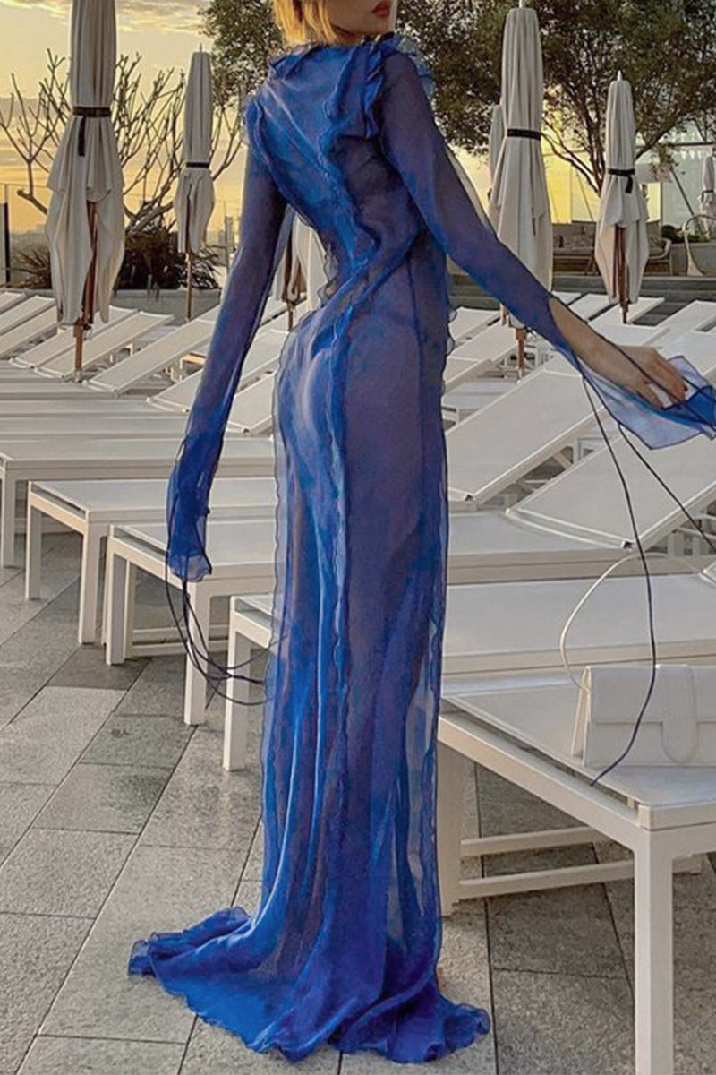 CM | Vestido largo con velo y volantes