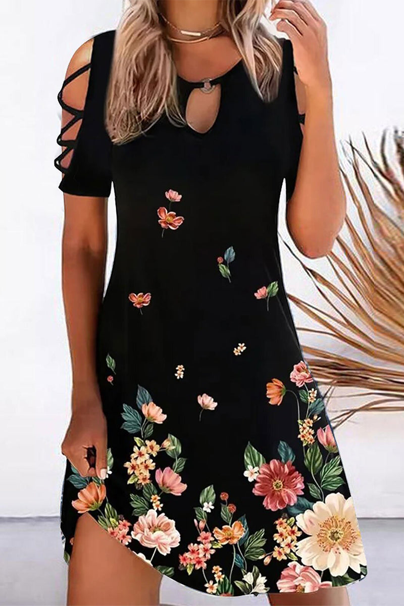 CM | Vestido corto con recortes y estampado de hojas