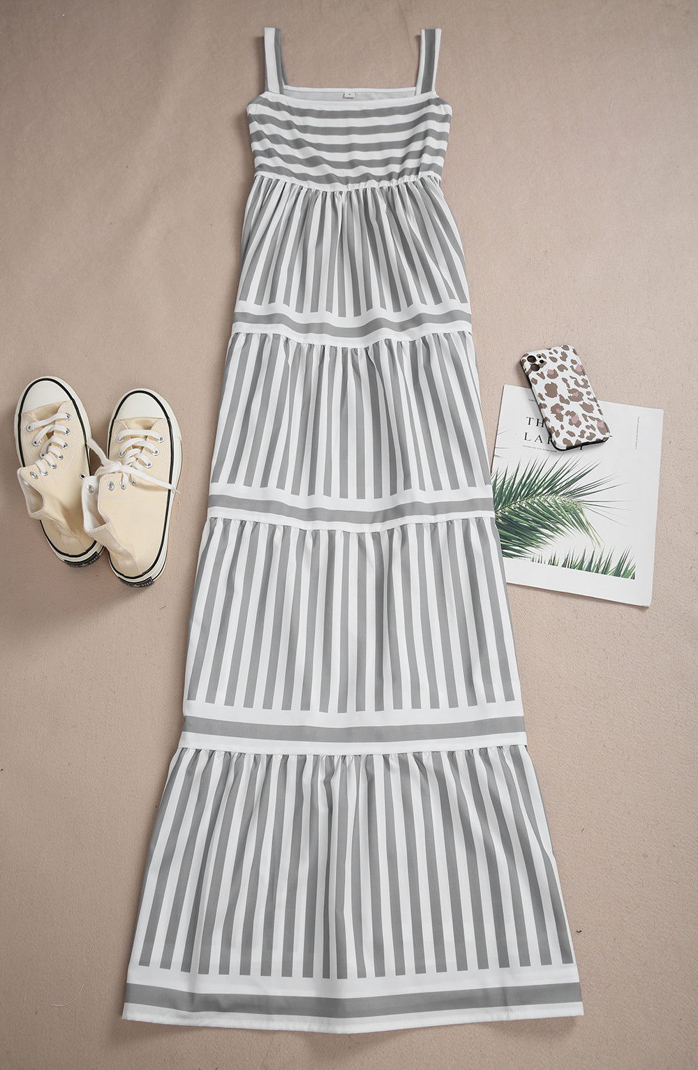 CM | Vestido largo con volantes y rayas