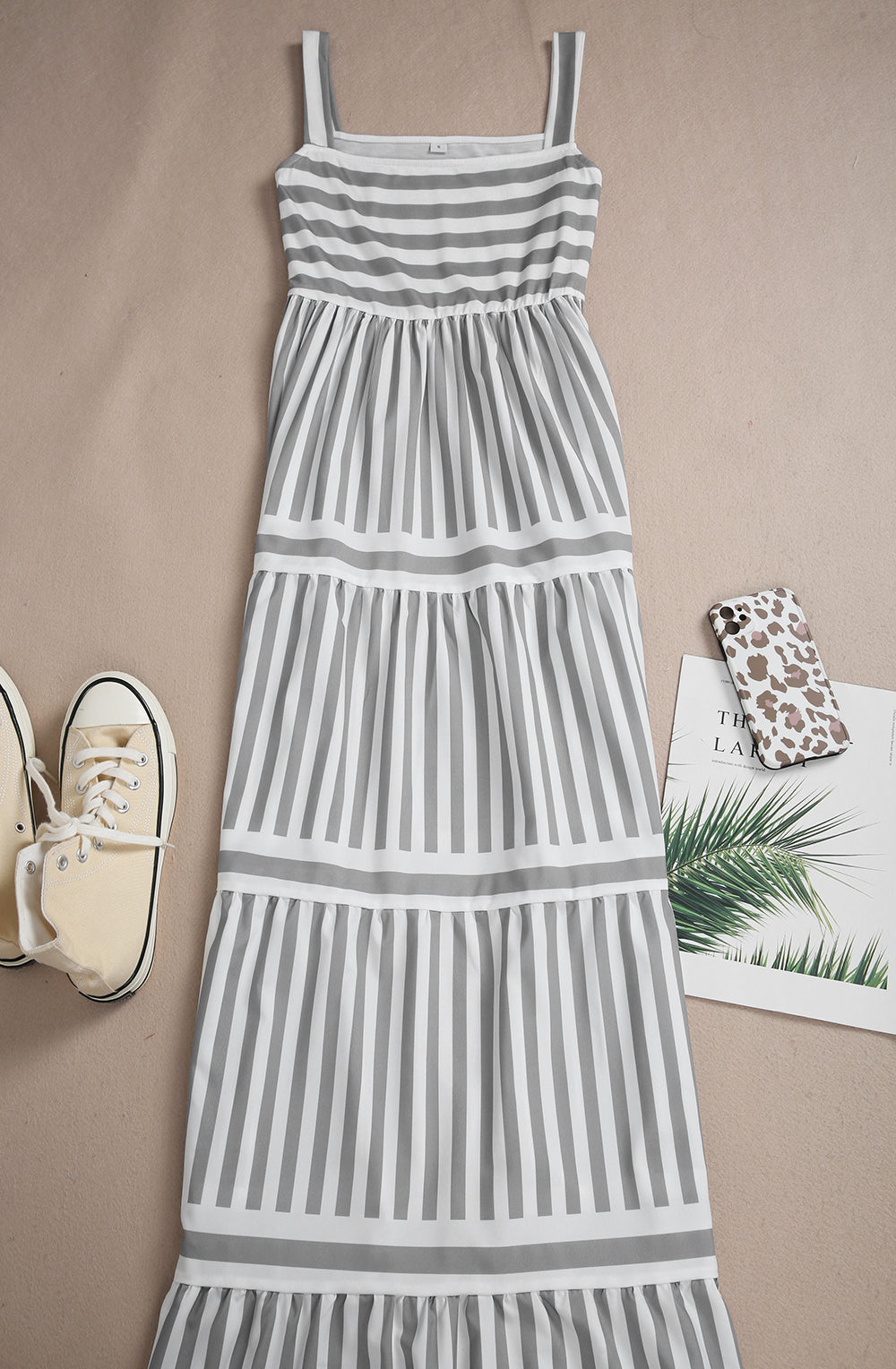 CM | Vestido largo con volantes y rayas