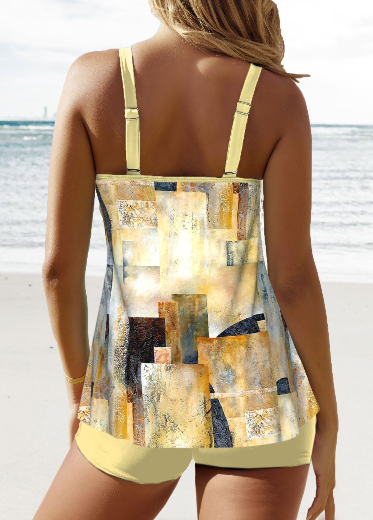 CM | Elegante tankini con estampado geométrico