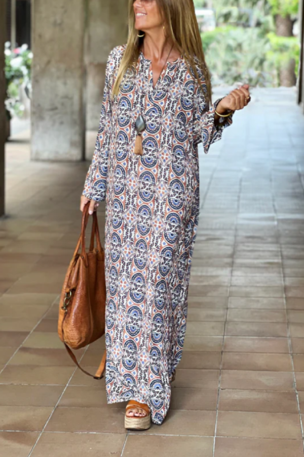 CM | Vestido largo con cuello en V y abertura estampada