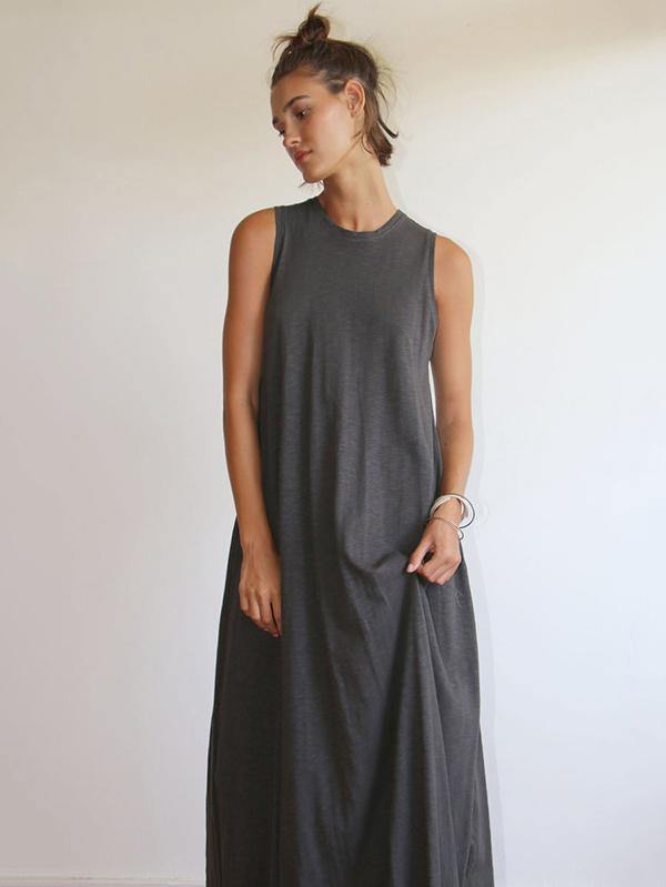 CM | Vestido largo sencillo sin mangas y escote redondo