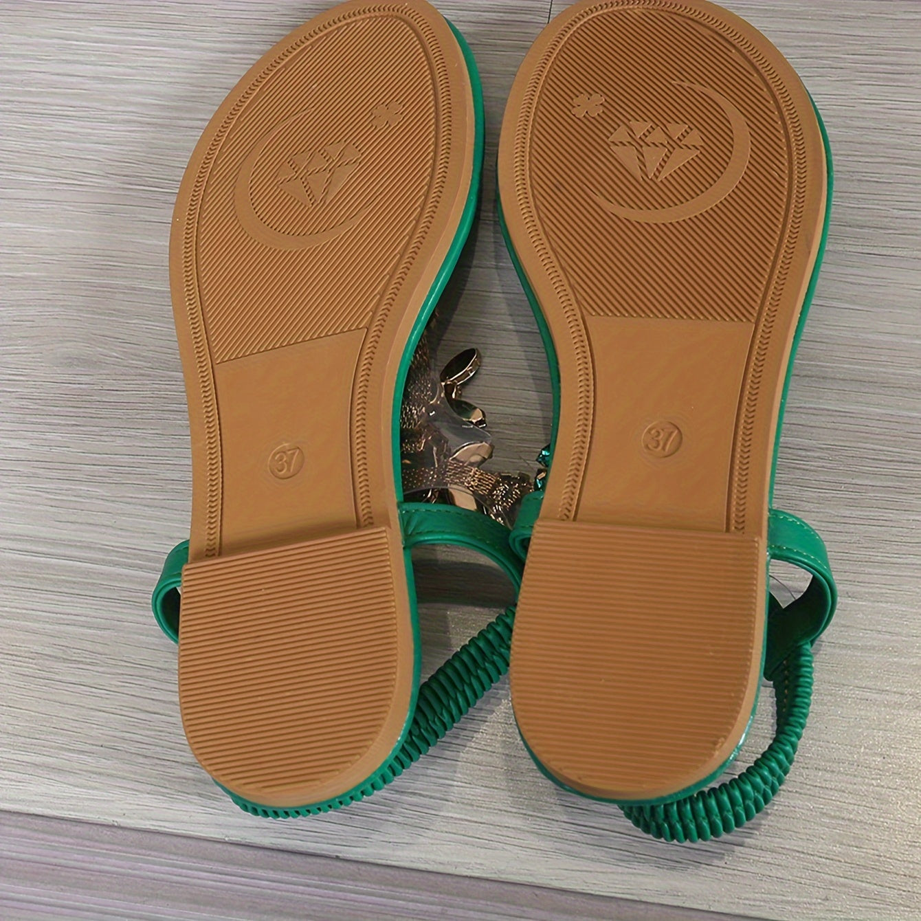 CM | Sandalias informales y cómodas