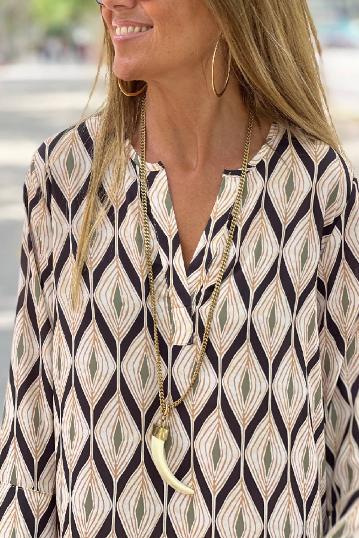 CM | Maxivestido suelto de manga larga y cuello en V con estampado único
