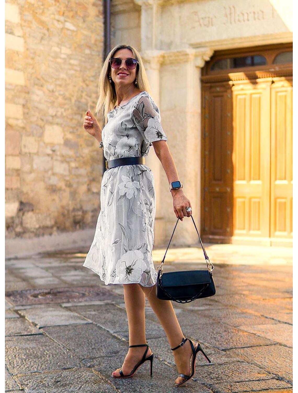 CM | Vestido midi plisado con estampado floral para un estilo elegante y cómodo