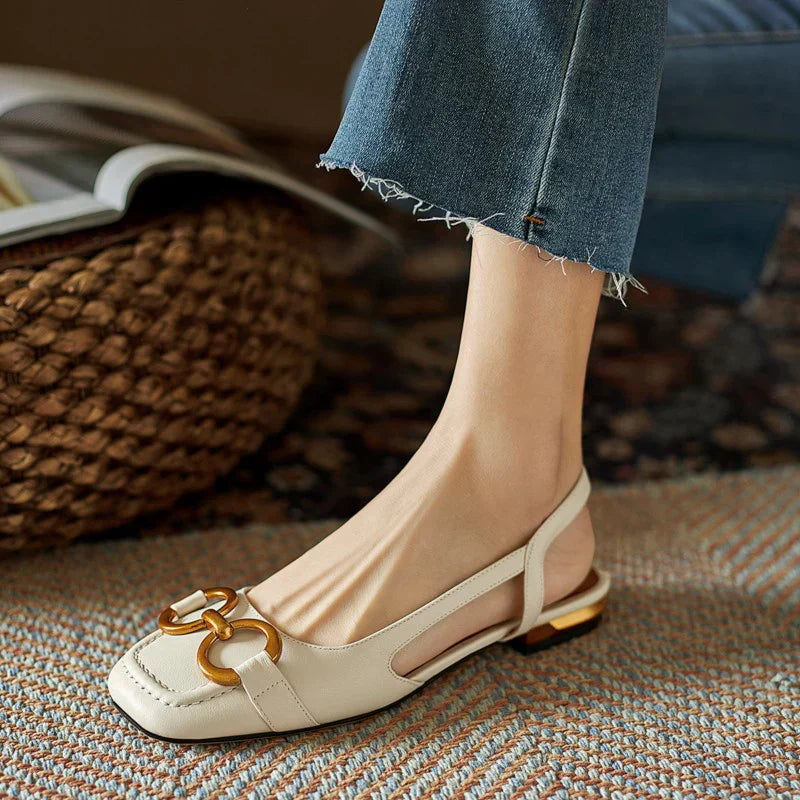 CM | SANDALIAS CON HEBILLA METÁLICA