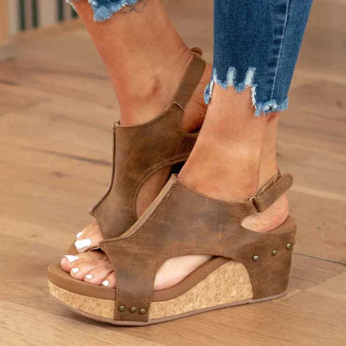 CM | Elegantes sandalias de cuña de verano