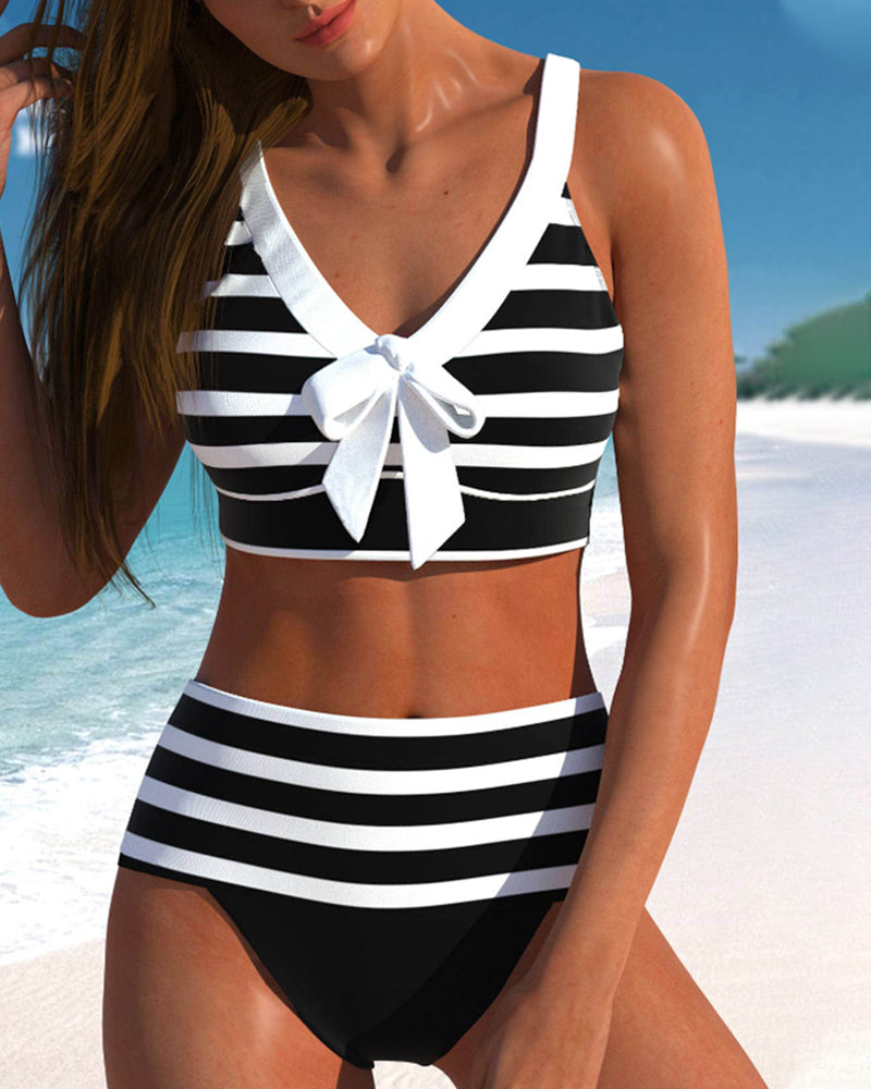 CM | Elegante bikini de verano de colores