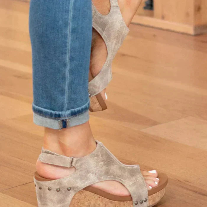 CM | Elegantes sandalias de cuña de verano