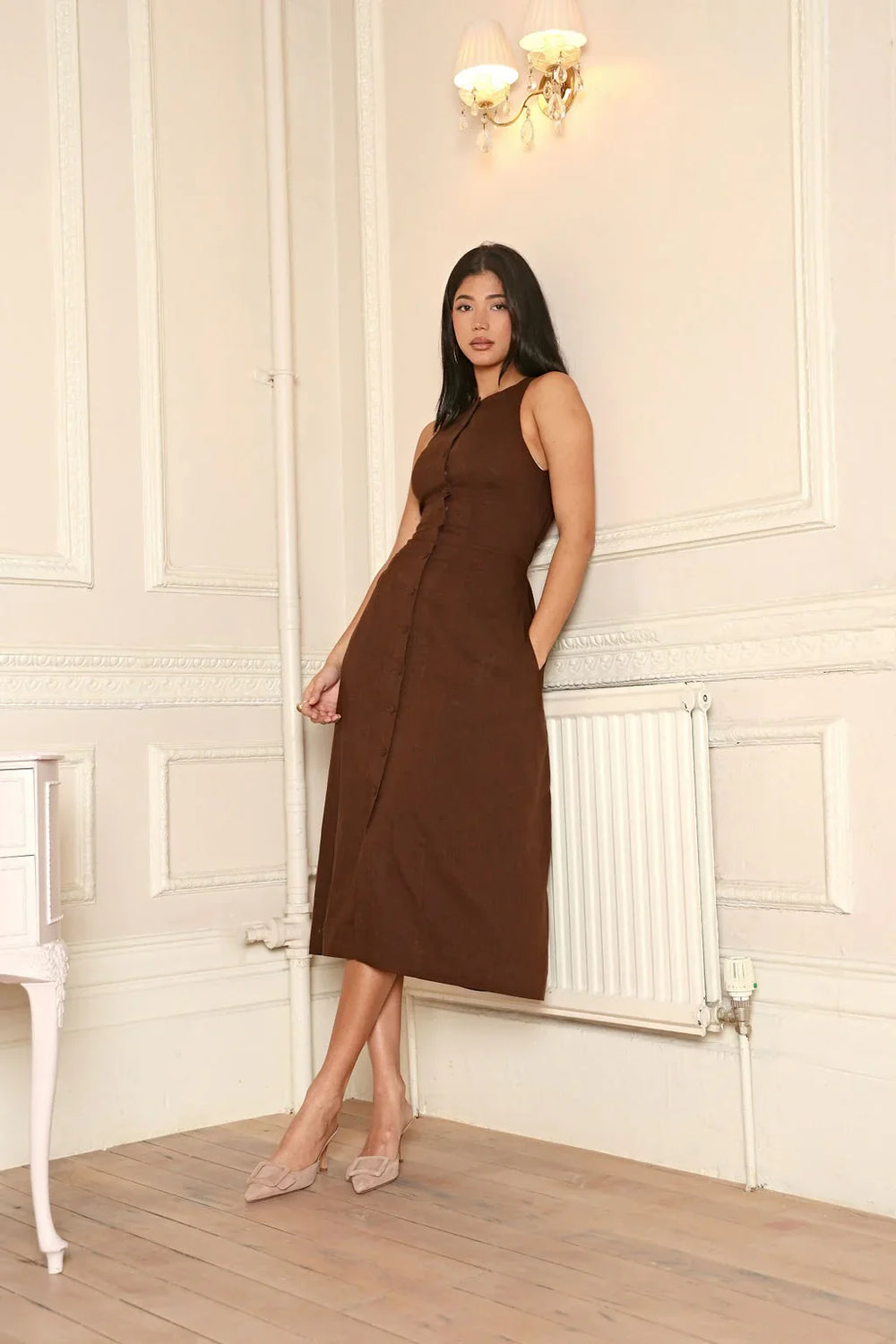 CM | Vestido midi sin mangas con tapeta de botones de estilo elegante