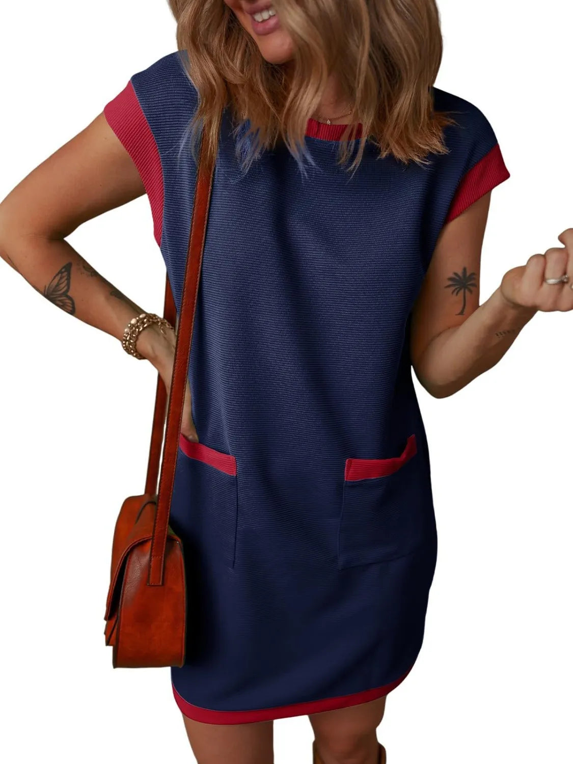 CM | Mini vestido con escote redondo y manga larga