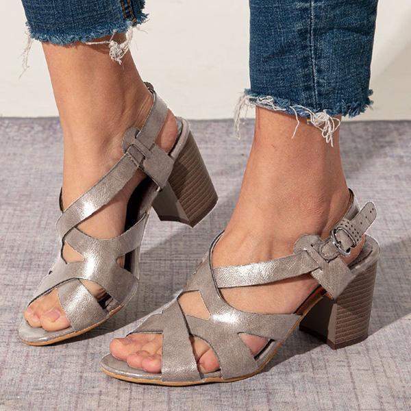 CM | Sandalias con tacón bajo