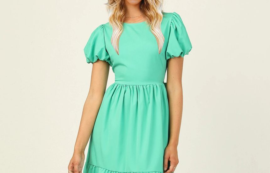 CM | Vestido midi con mangas abullonadas y espalda abierta en línea A vb51