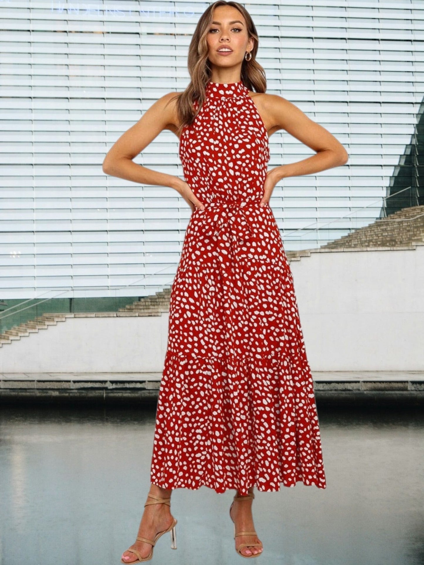 CM | Juguetón vestido midi con lunares y cinturón en la cintura