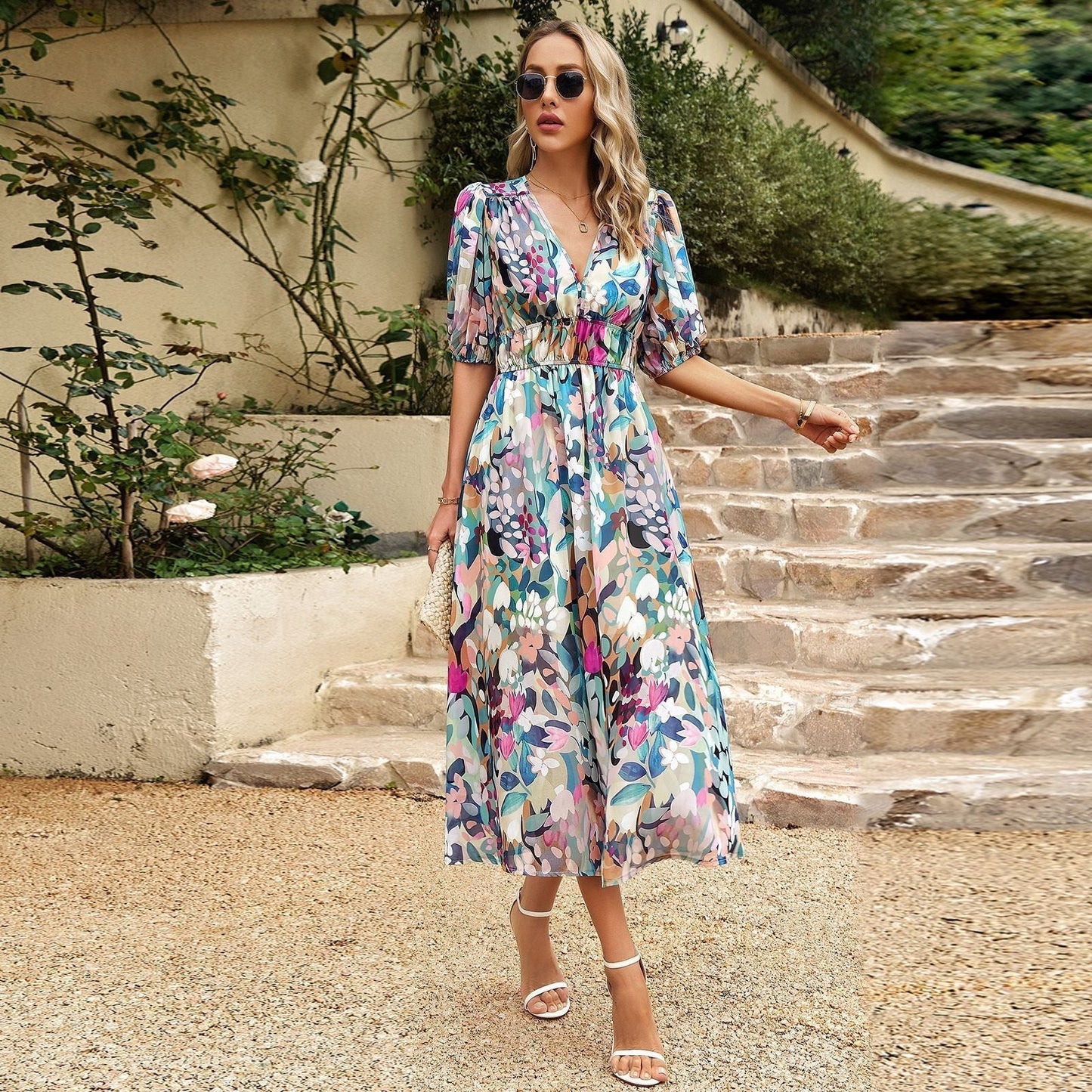 CM | Favorecedor vestido midi con estampado floral
