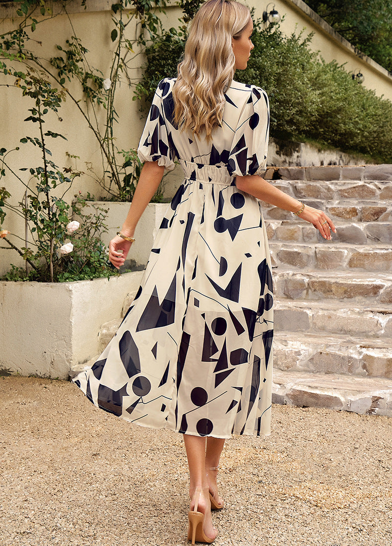 CM | Favorecedor vestido midi con estampado floral