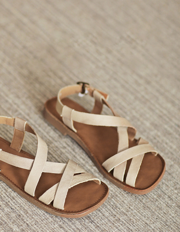 CM | Sandalias ligeras de piel