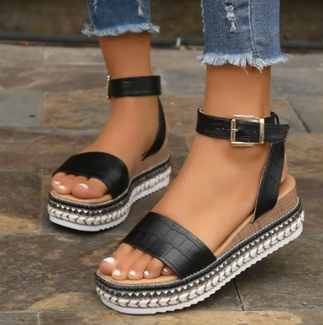 CM | Sandalias de cuña con strass