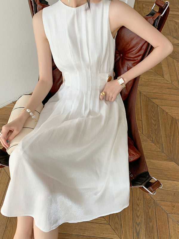 CM | Vestido midi de satén con adorno de botones