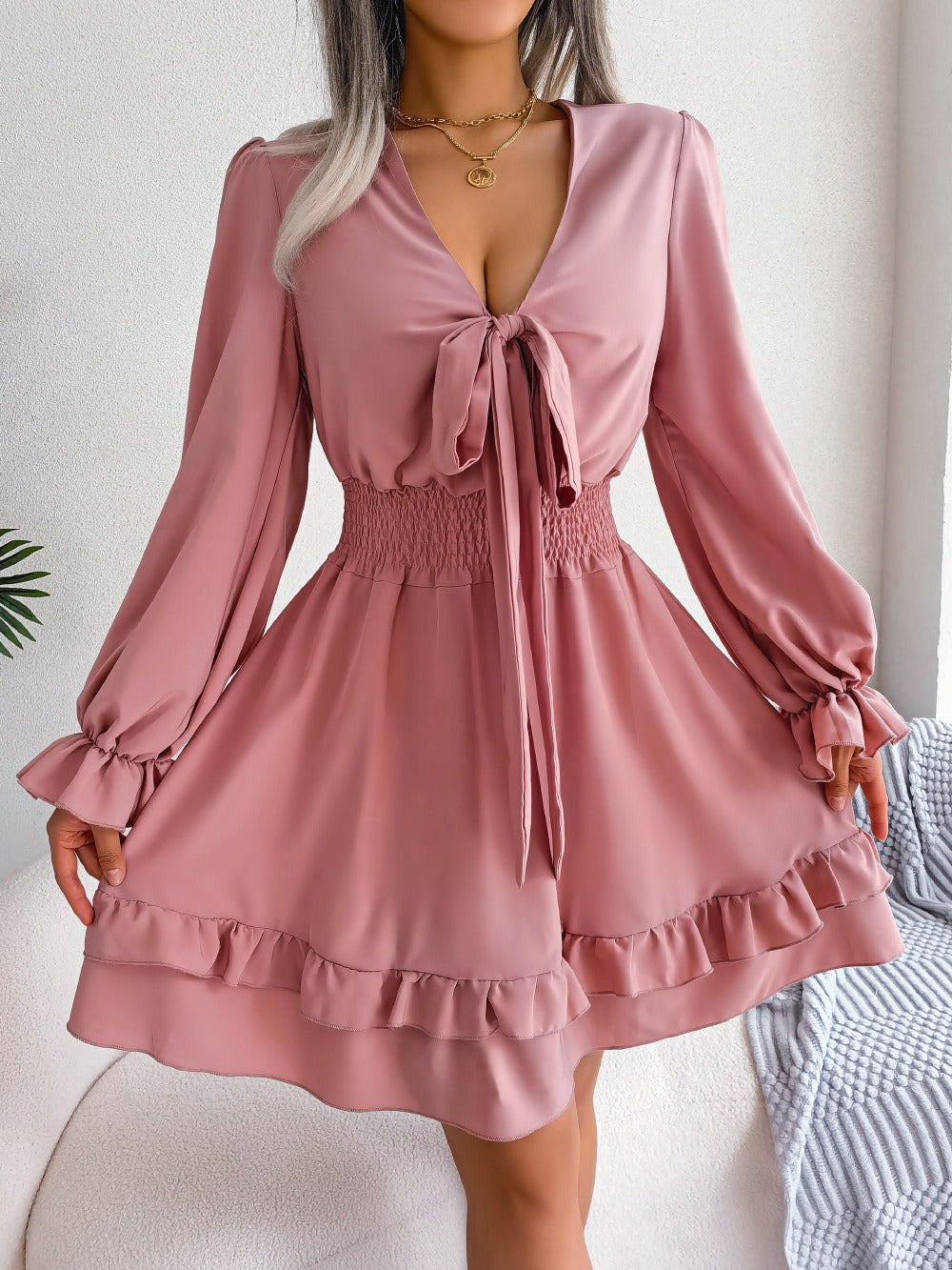 CM | Chic mini vestido de verano con lazo