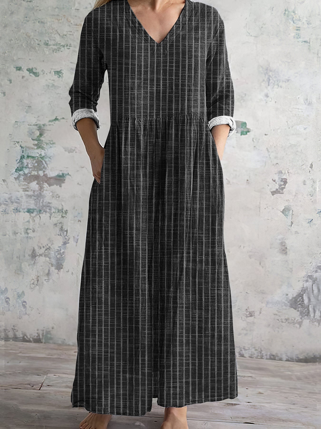 CM | Maxivestido de mujer - Fibras naturales - Corte relajado - Cuello en pico - Mangas largas - A rayas
