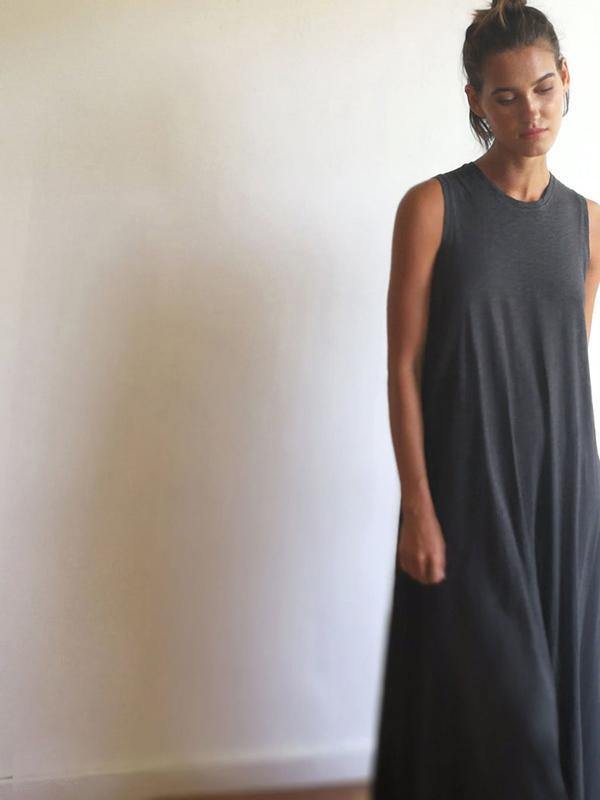 CM | Vestido largo sencillo sin mangas y escote redondo