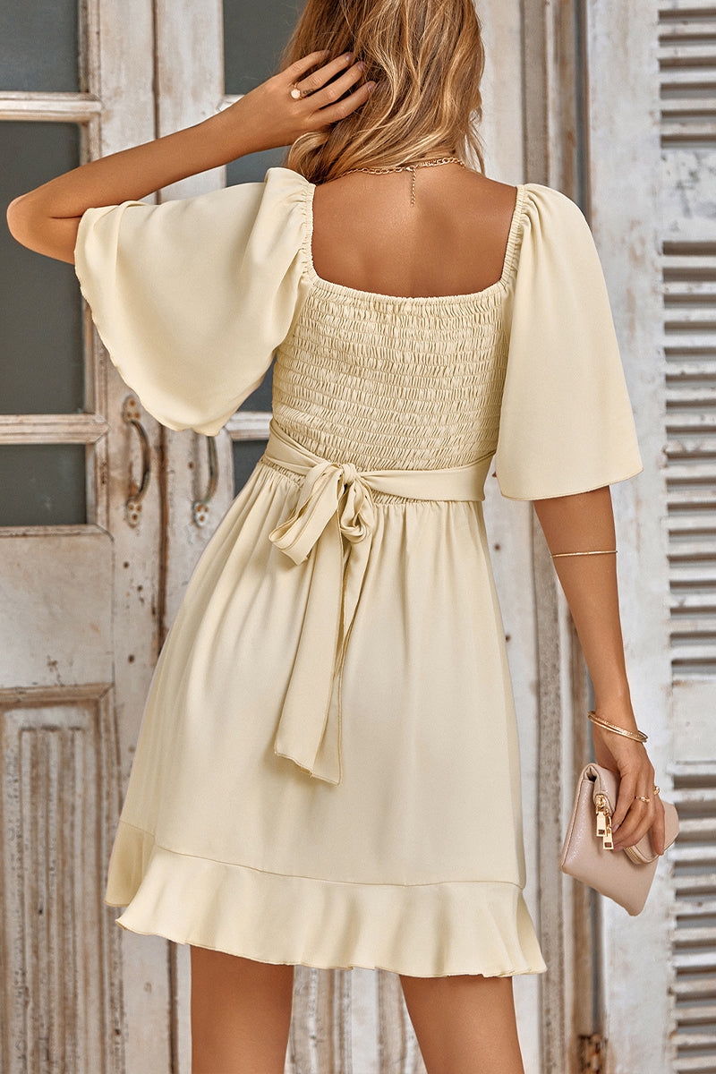 CM | Vestido fruncido monocolor con cuello en V