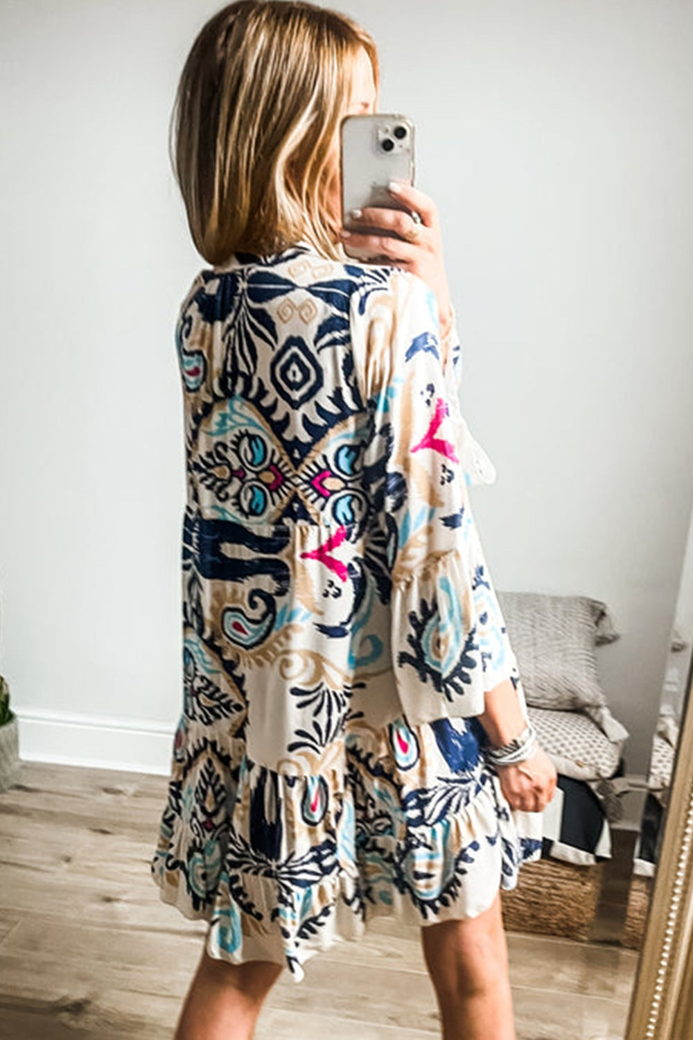CM | Minivestido estampado con mangas tres cuartos y recortes