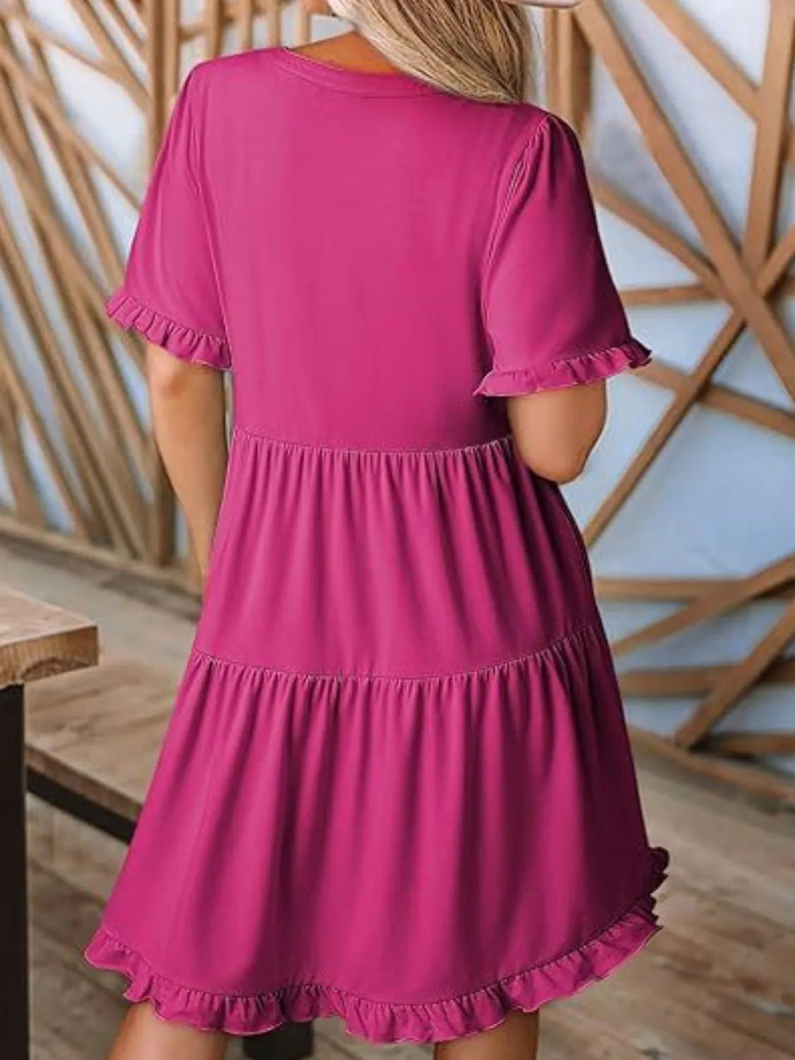 CM | Minivestido de manga corta con escote escalonado
