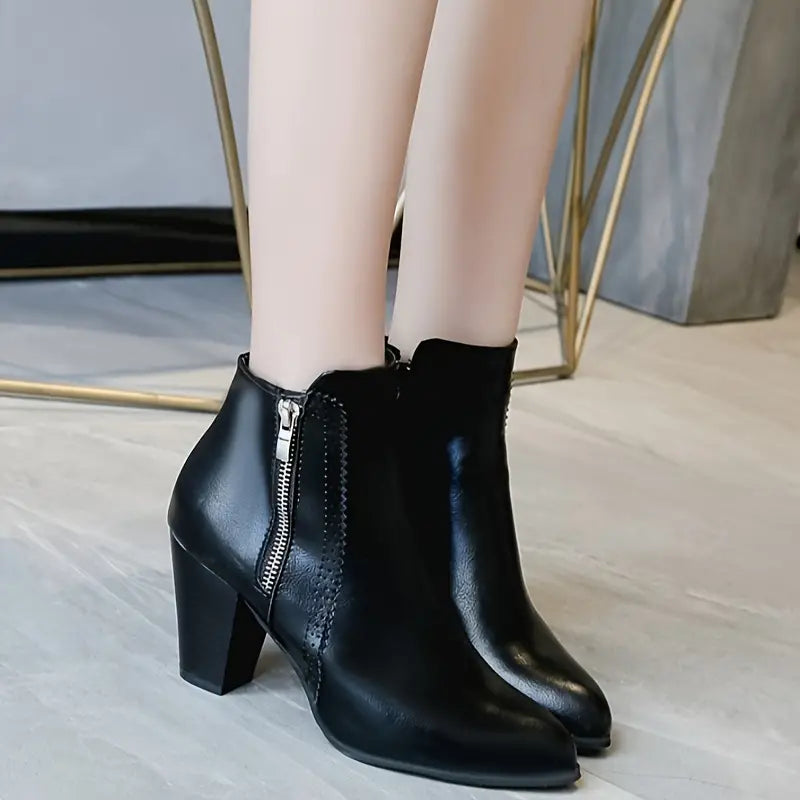 CM | CON SUELA BLANDA Y TACONES GRUESOS