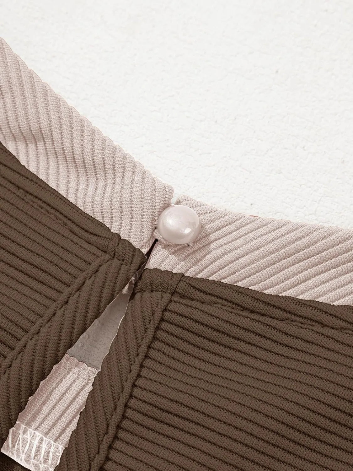 CM | Mini vestido con escote redondo y manga larga