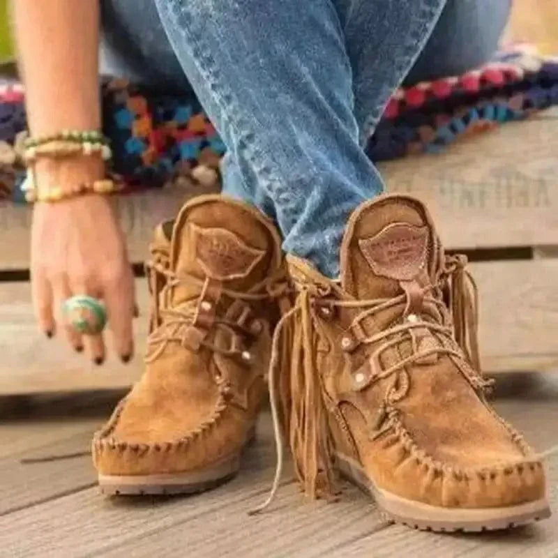 CM | Botines con cordones y puntera redonda