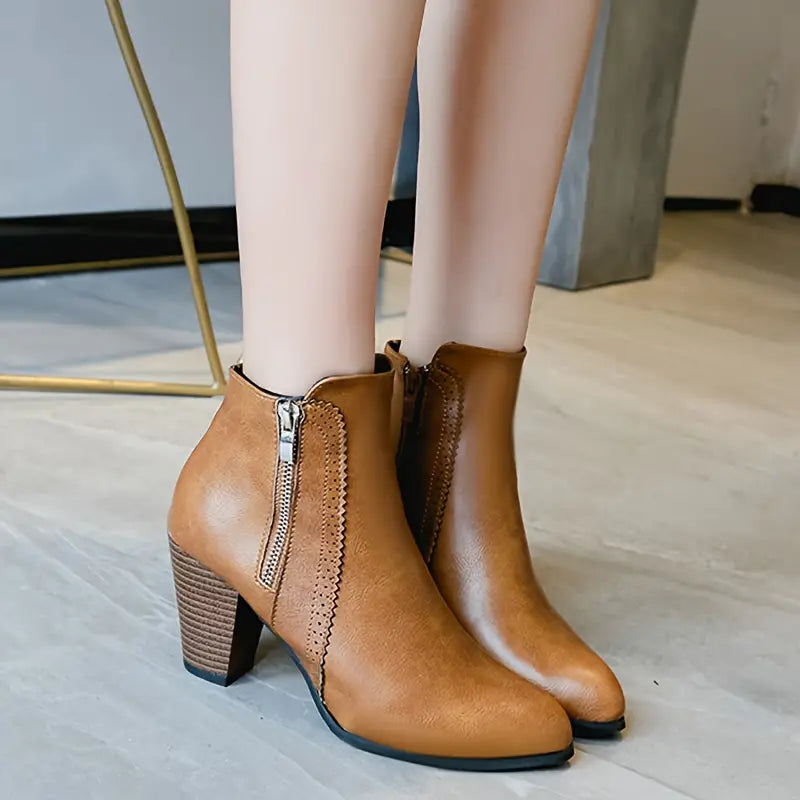 CM | CON SUELA BLANDA Y TACONES GRUESOS