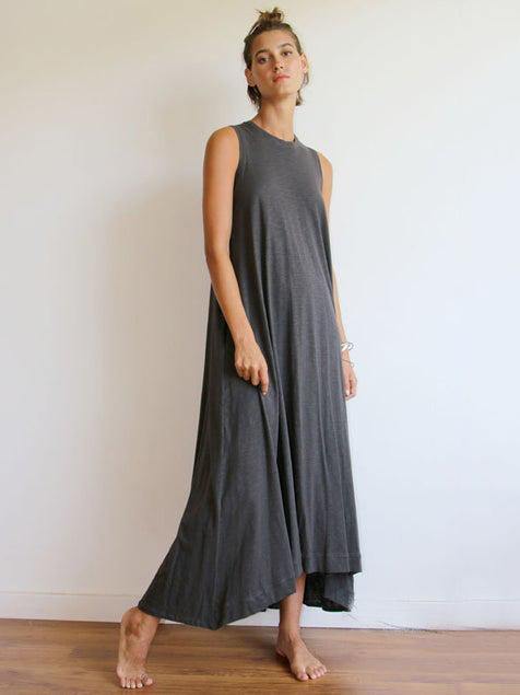 CM | Vestido largo sencillo sin mangas y escote redondo