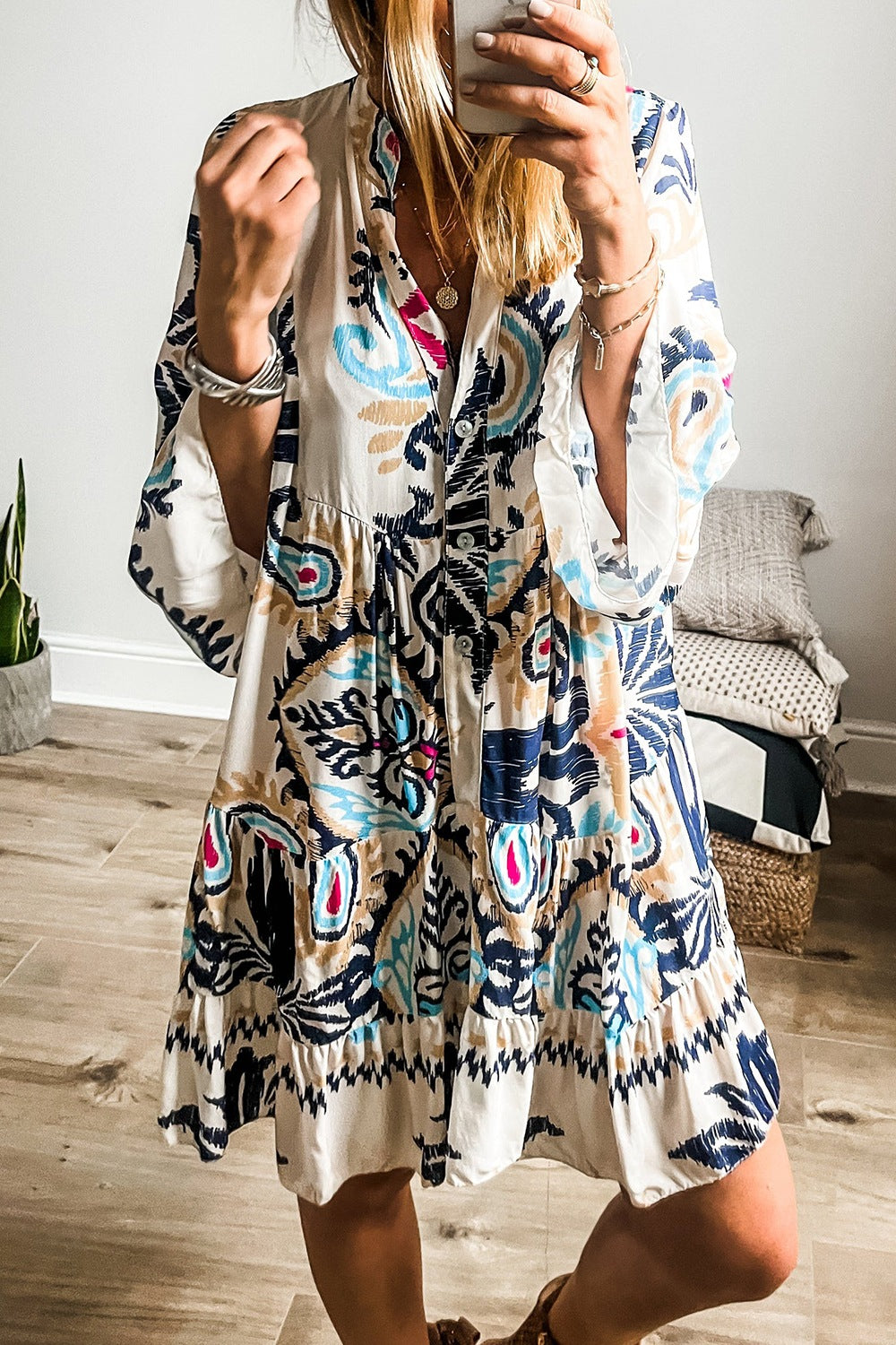 CM | Minivestido estampado con mangas tres cuartos y recortes