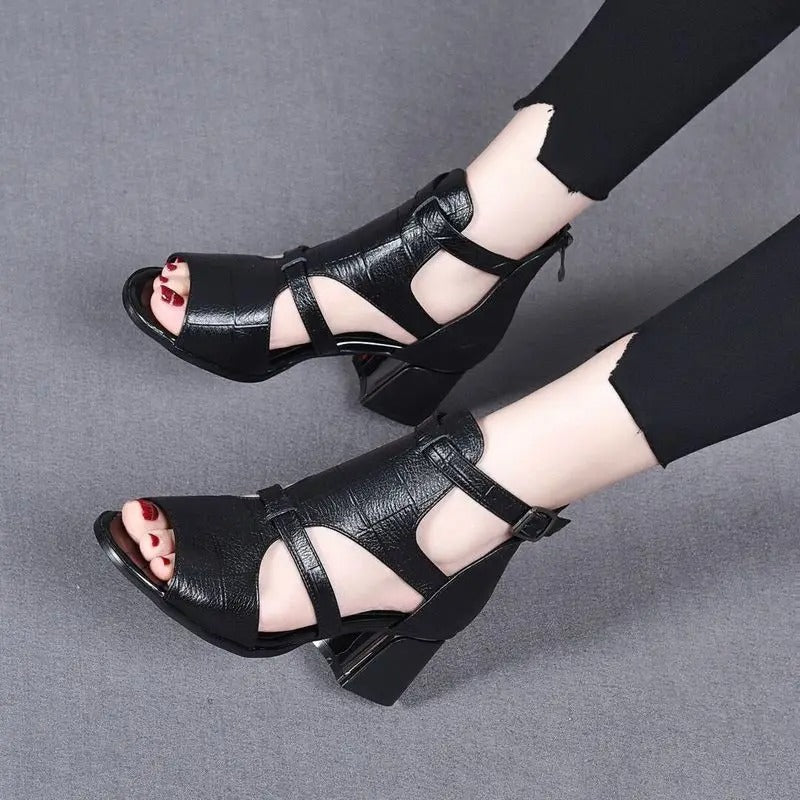 CM | Zapatos con tacón grueso y correa ajustable