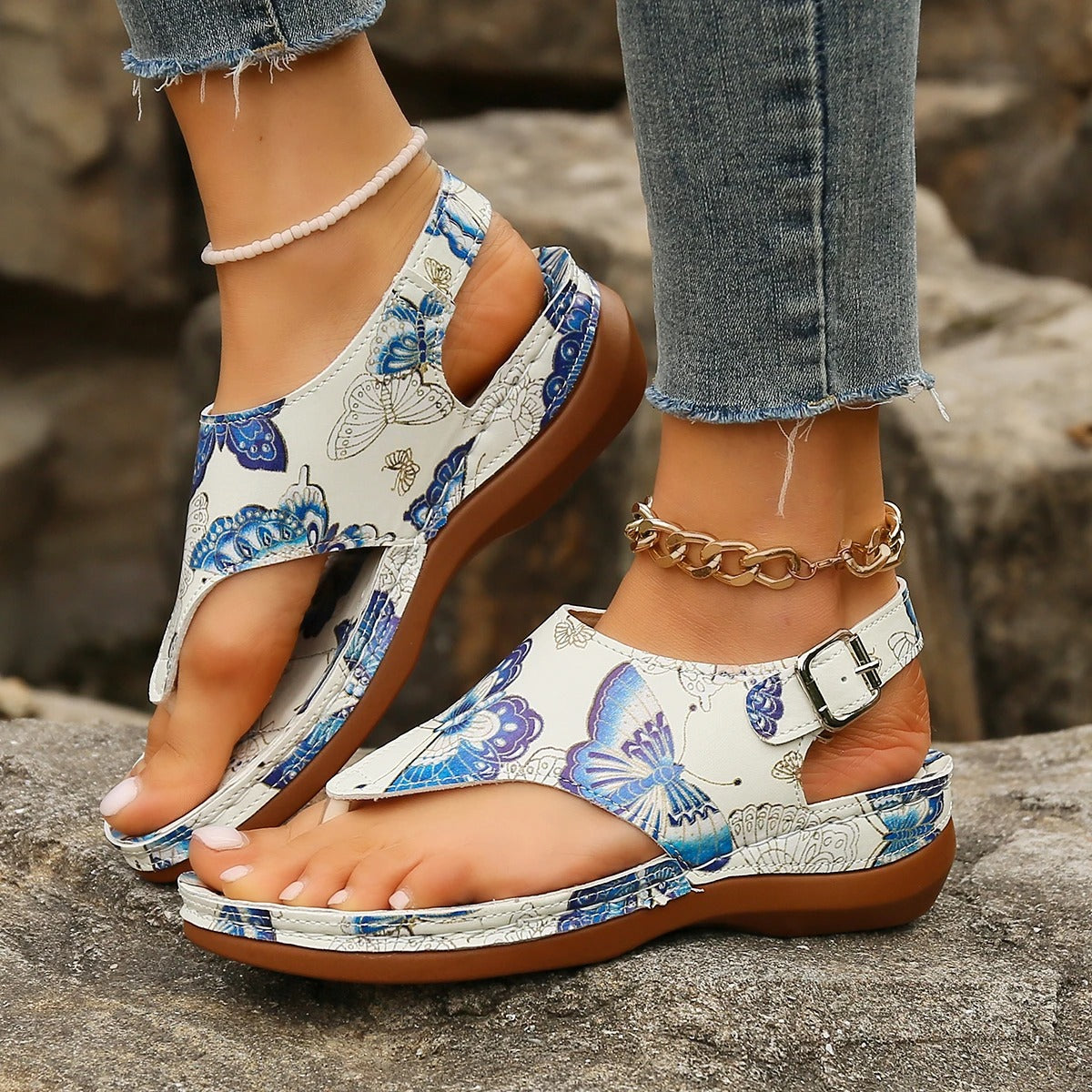 CM | Sandalias boho con estampado floral y tira en la puntera