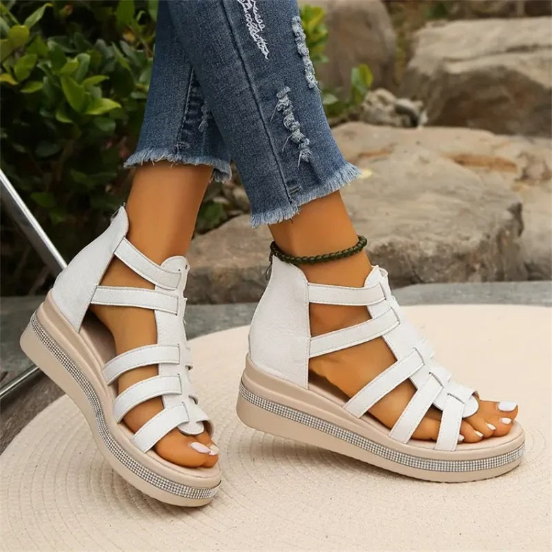 CM | Sandalias de cuña con strass