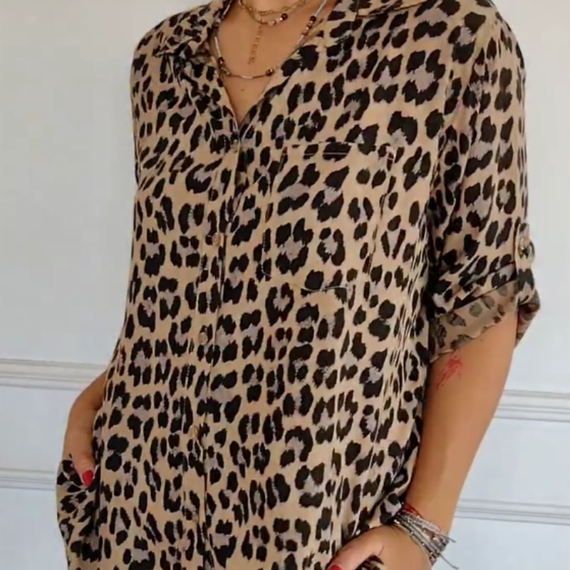 CM | Elegante blusa con estampado de leopardo