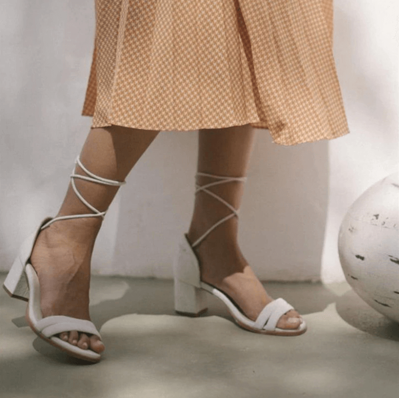 CM | Sandalias con cordones