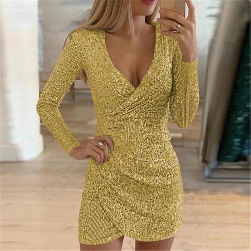 CM | Vestido corto de lentejuelas con volantes