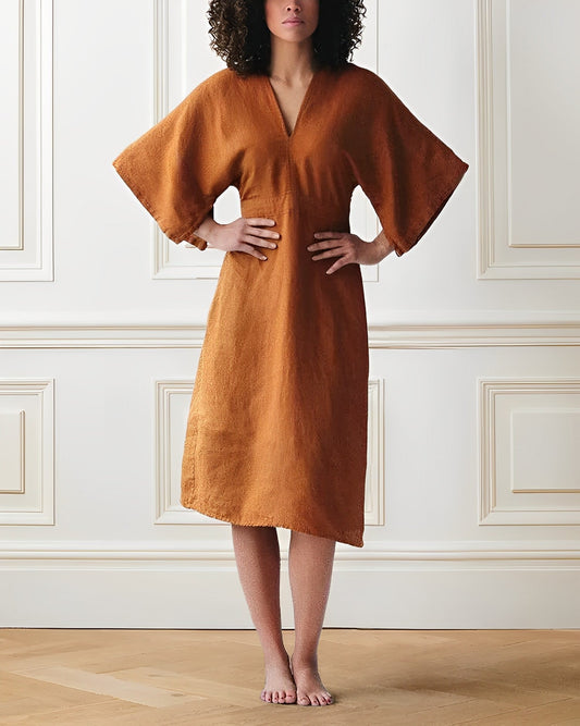 CM | Cuello en V - Mangas kimono - Cintura entallada - Elegante largo midi