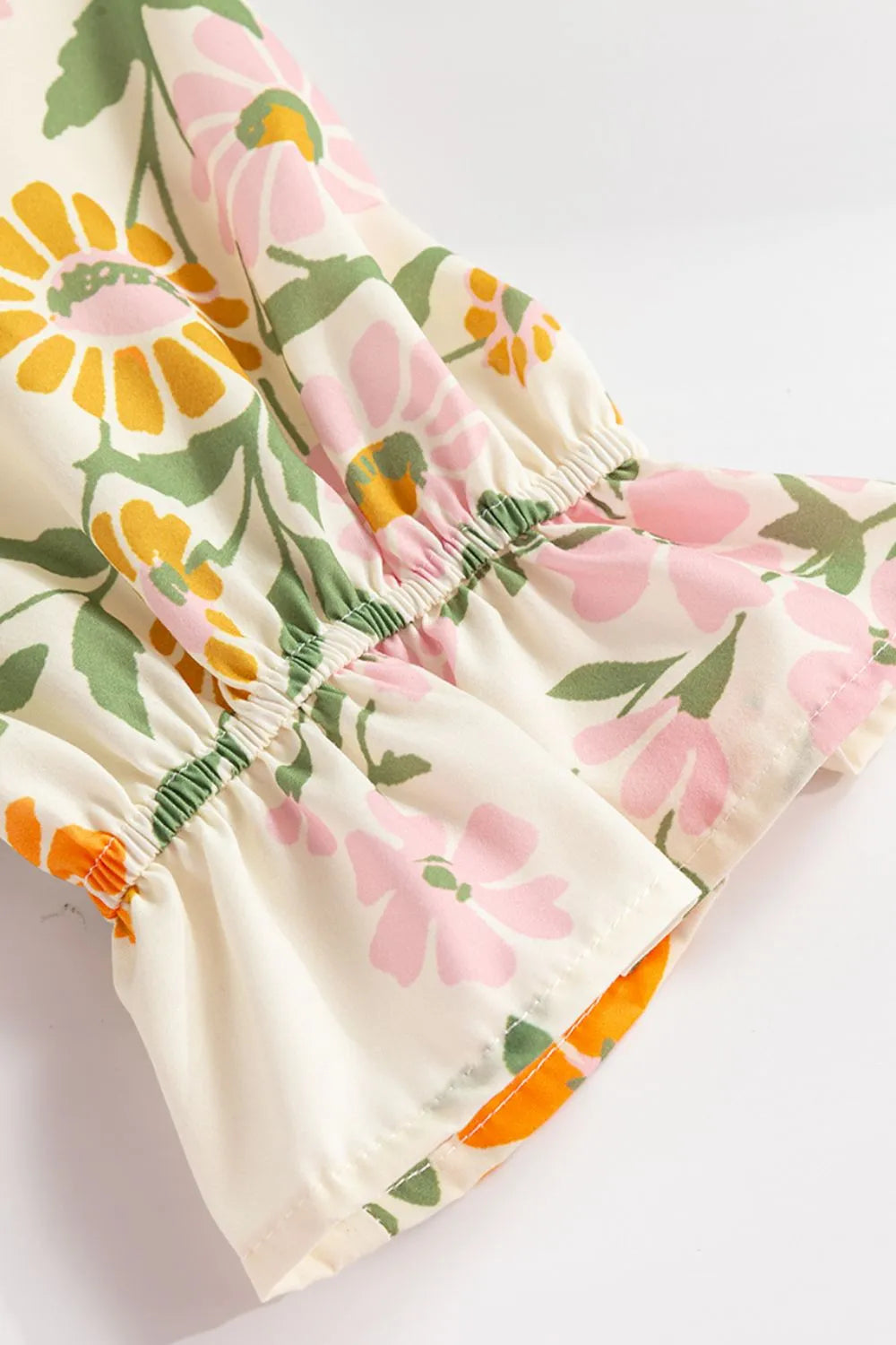 CM | Minivestido estampado con mangas de muesca y volantes
