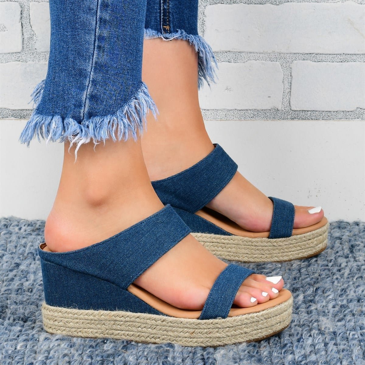CM | Sandalias casuales de cuña alta con acabado de cáñamo