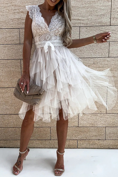 CM | Vestido corto de encaje y tul