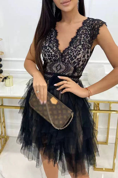 CM | Vestido corto de encaje y tul